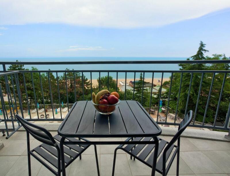 Luna Beach Hotel